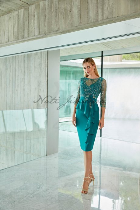 vestidos-elegantes-de-noche-cortos-2023-70_16 Елегантни къси вечерни рокли 2023